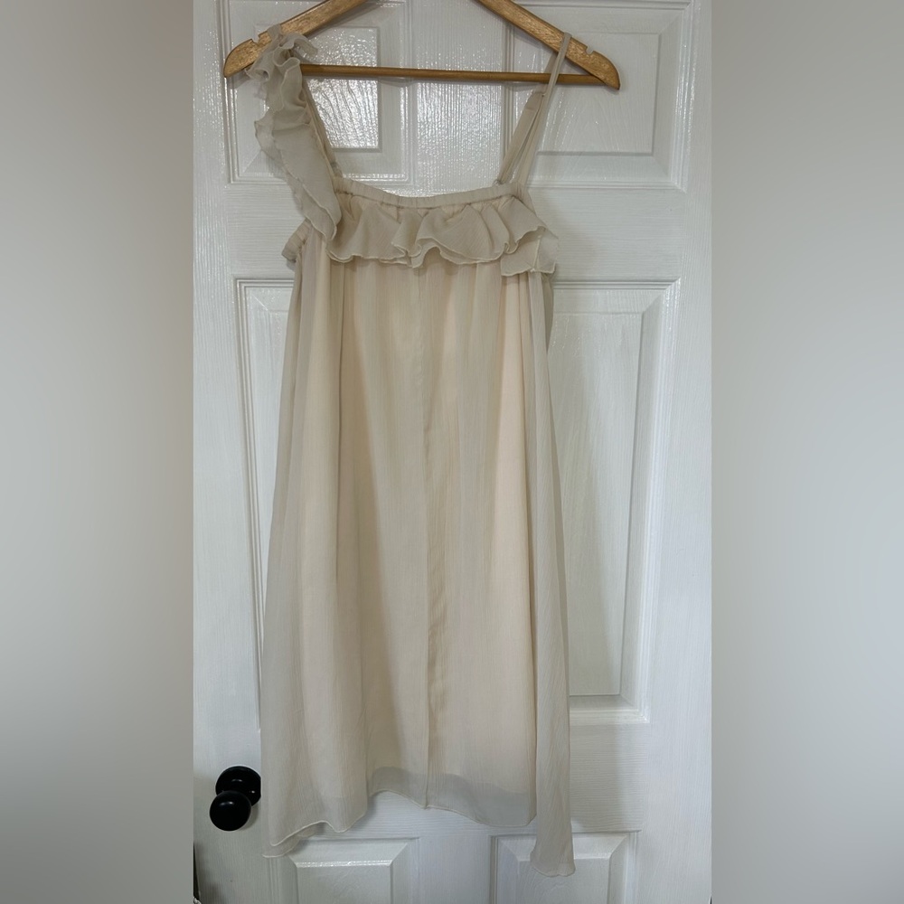 2/$20 Veromoda flowy dress size medium
